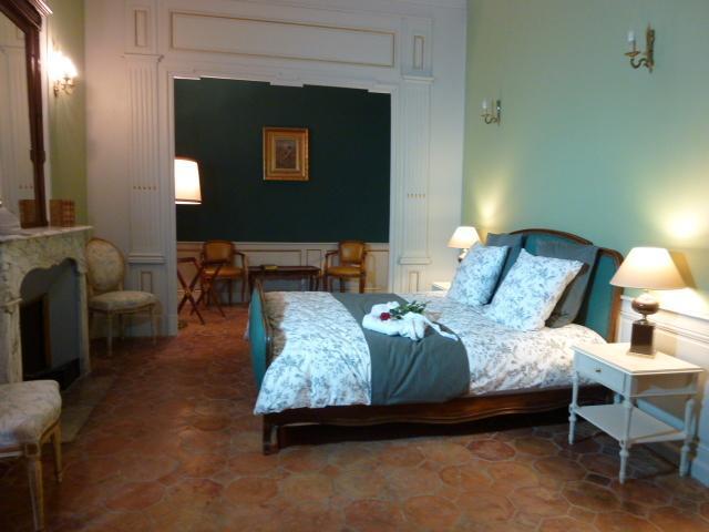 Hotel Coté Cour Chambres d'hotes Bourg-Saint-Andéol Chambre photo